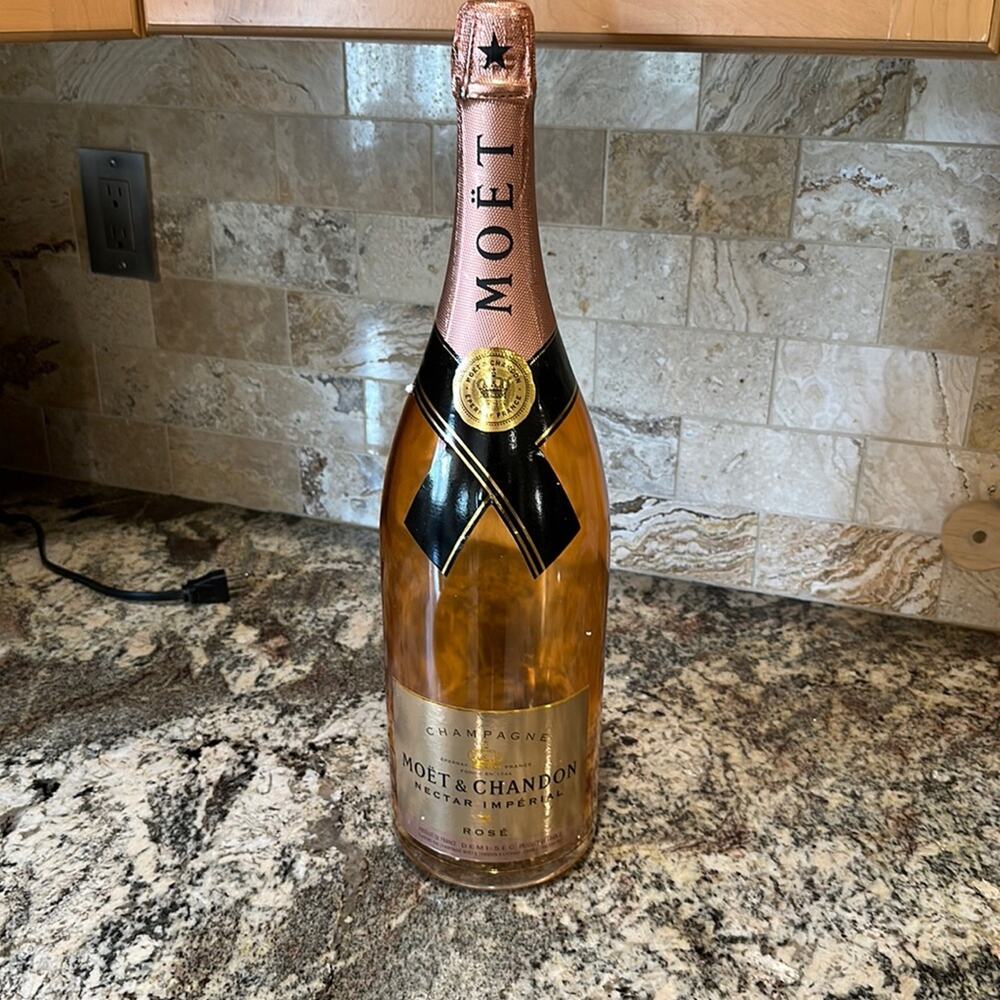 Moet & Chandon nectar rose display bottle